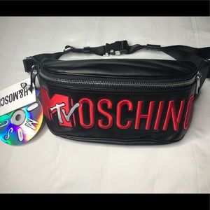 2018 limited addition moschino fanny pack